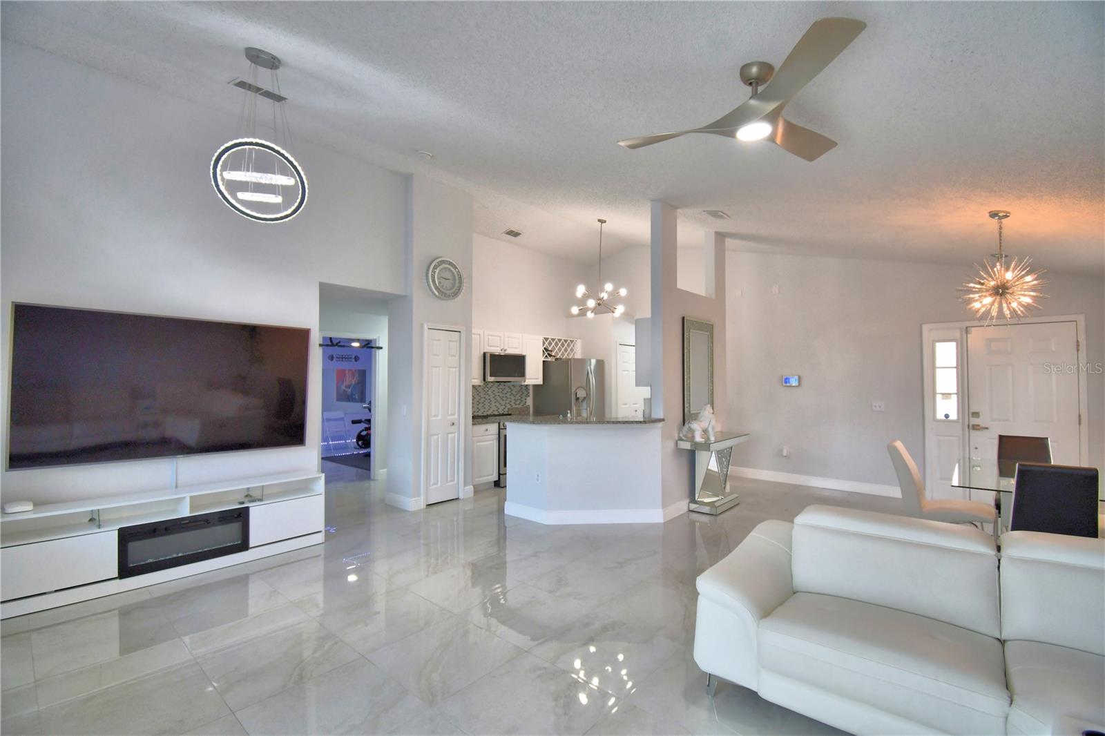 Image 9 of 47 For 459 Tivoli Circle