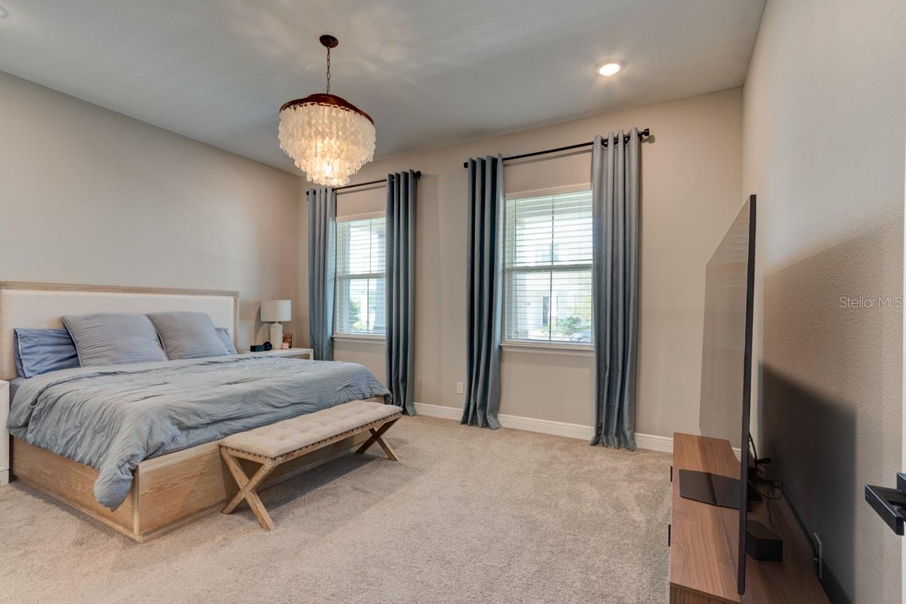 Image 11 of 20 For 828 Middleton Street