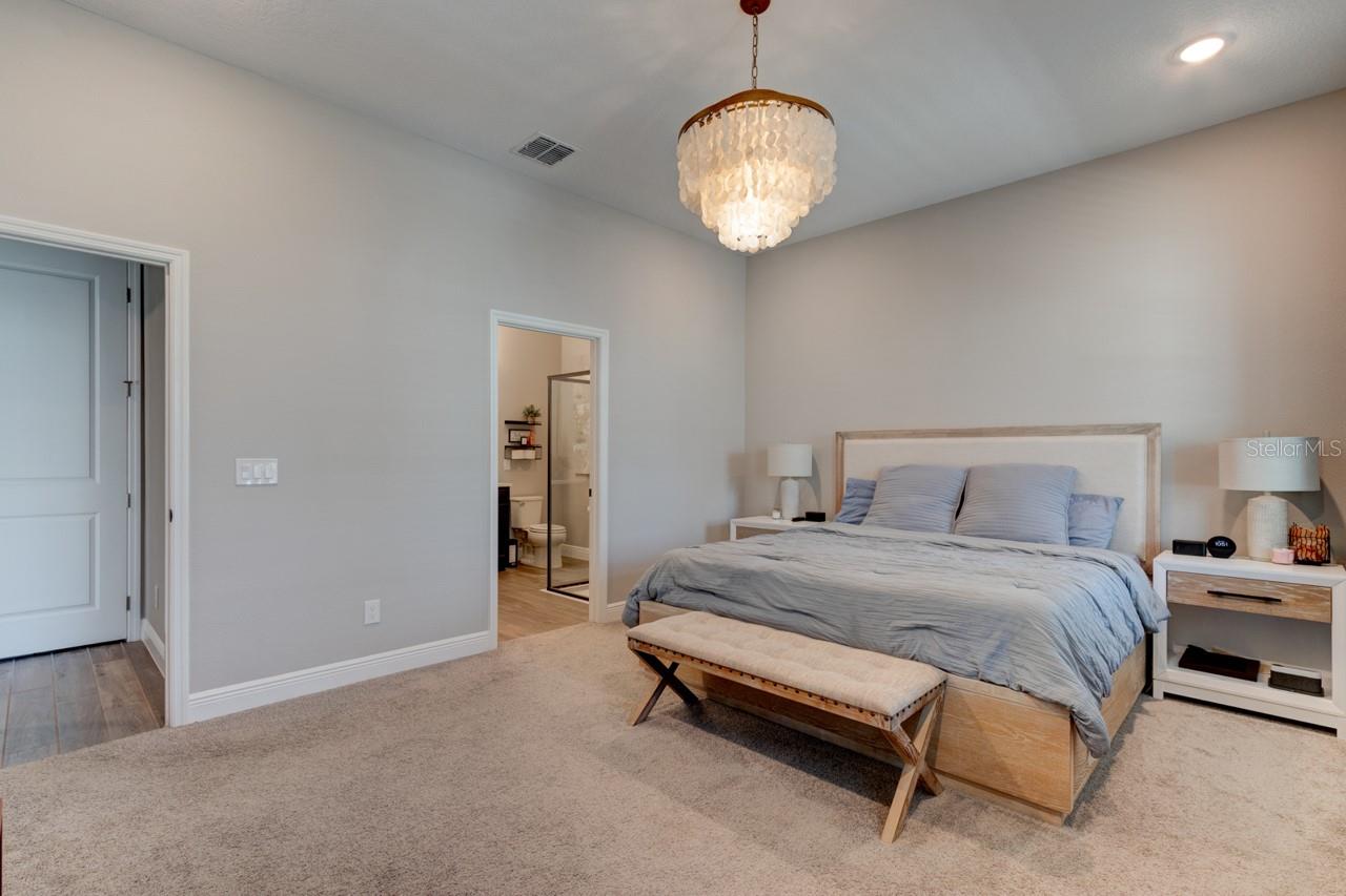 Image 12 of 20 For 828 Middleton Street