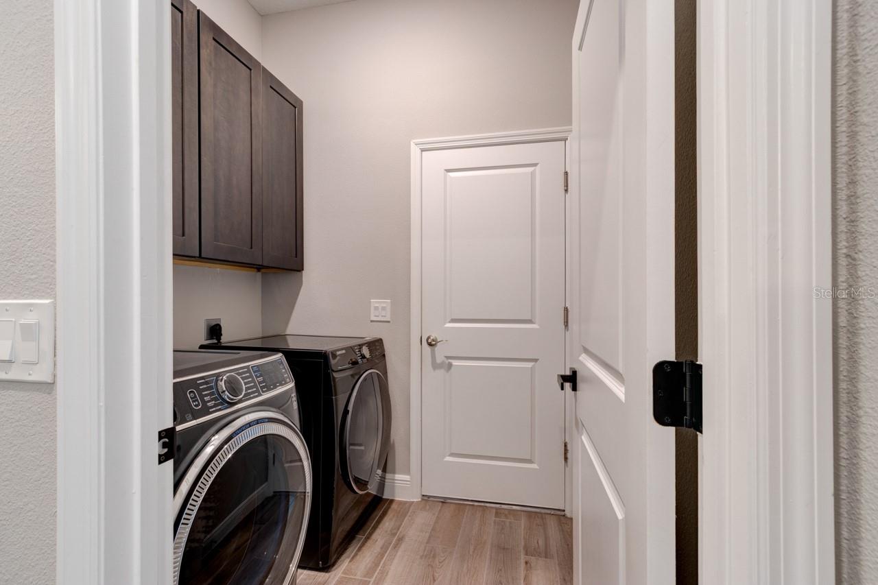 Image 15 of 20 For 828 Middleton Street