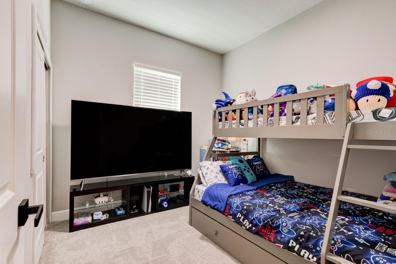 Image 17 of 20 For 828 Middleton Street