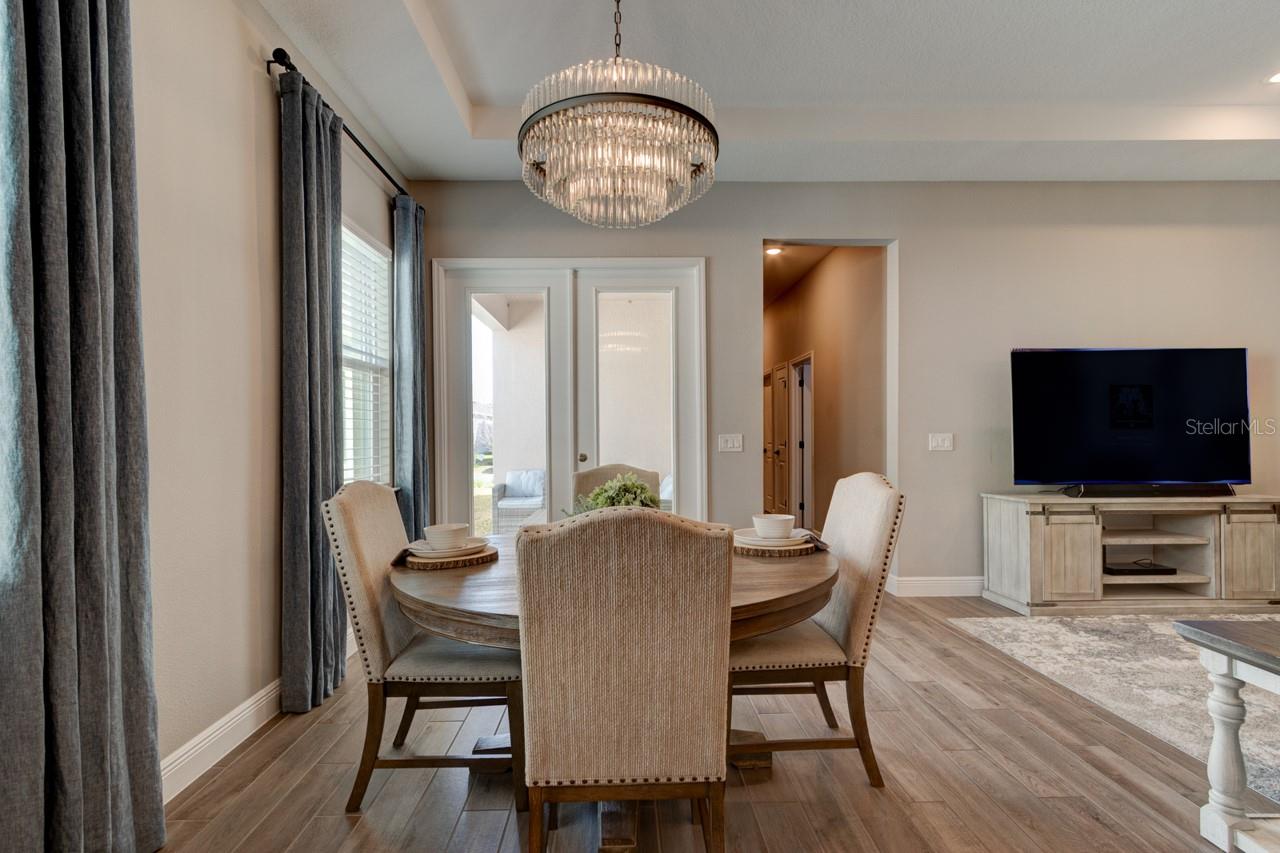 Image 6 of 20 For 828 Middleton Street