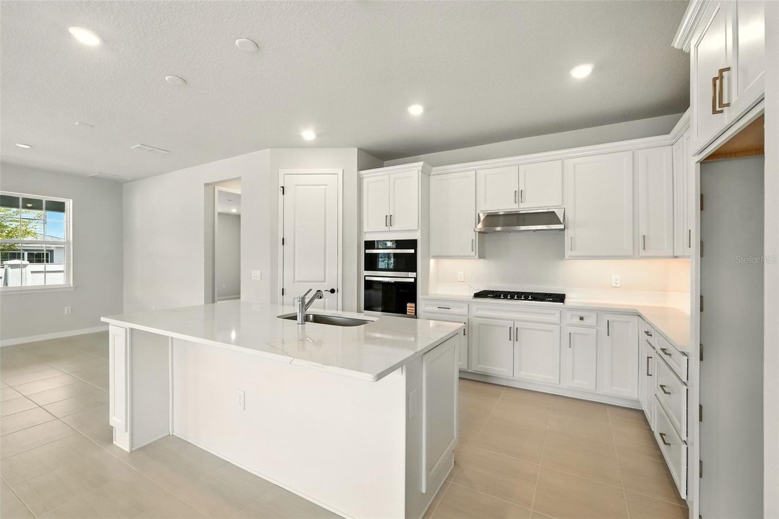 Image 7 of 25 For 276 Summer Pine Street