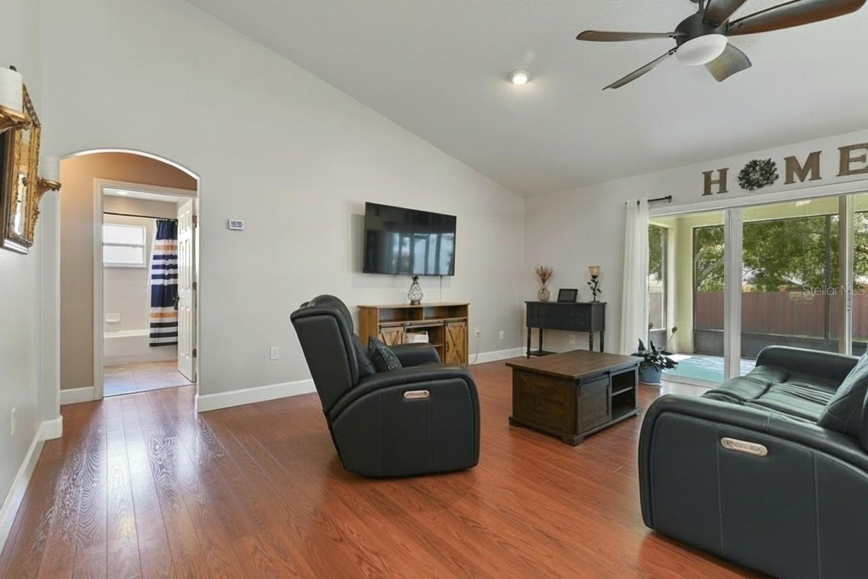 Image 11 of 68 For 10330 Pleasant View Dr.