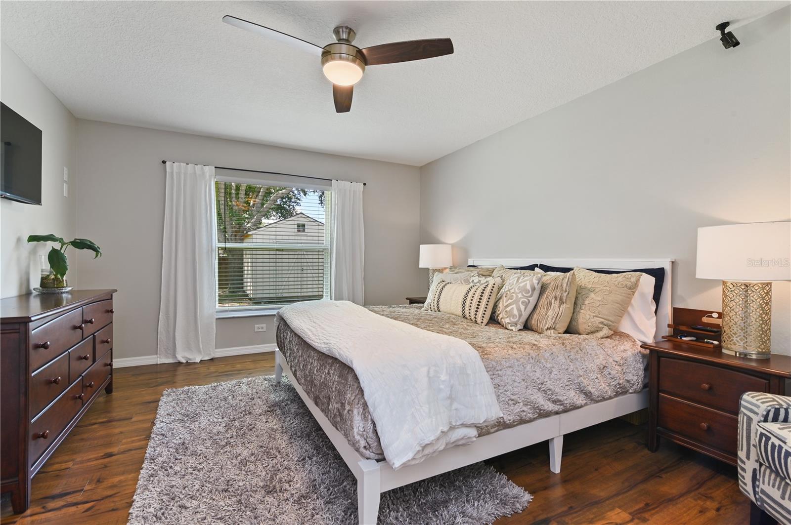 Image 28 of 68 For 10330 Pleasant View Dr.