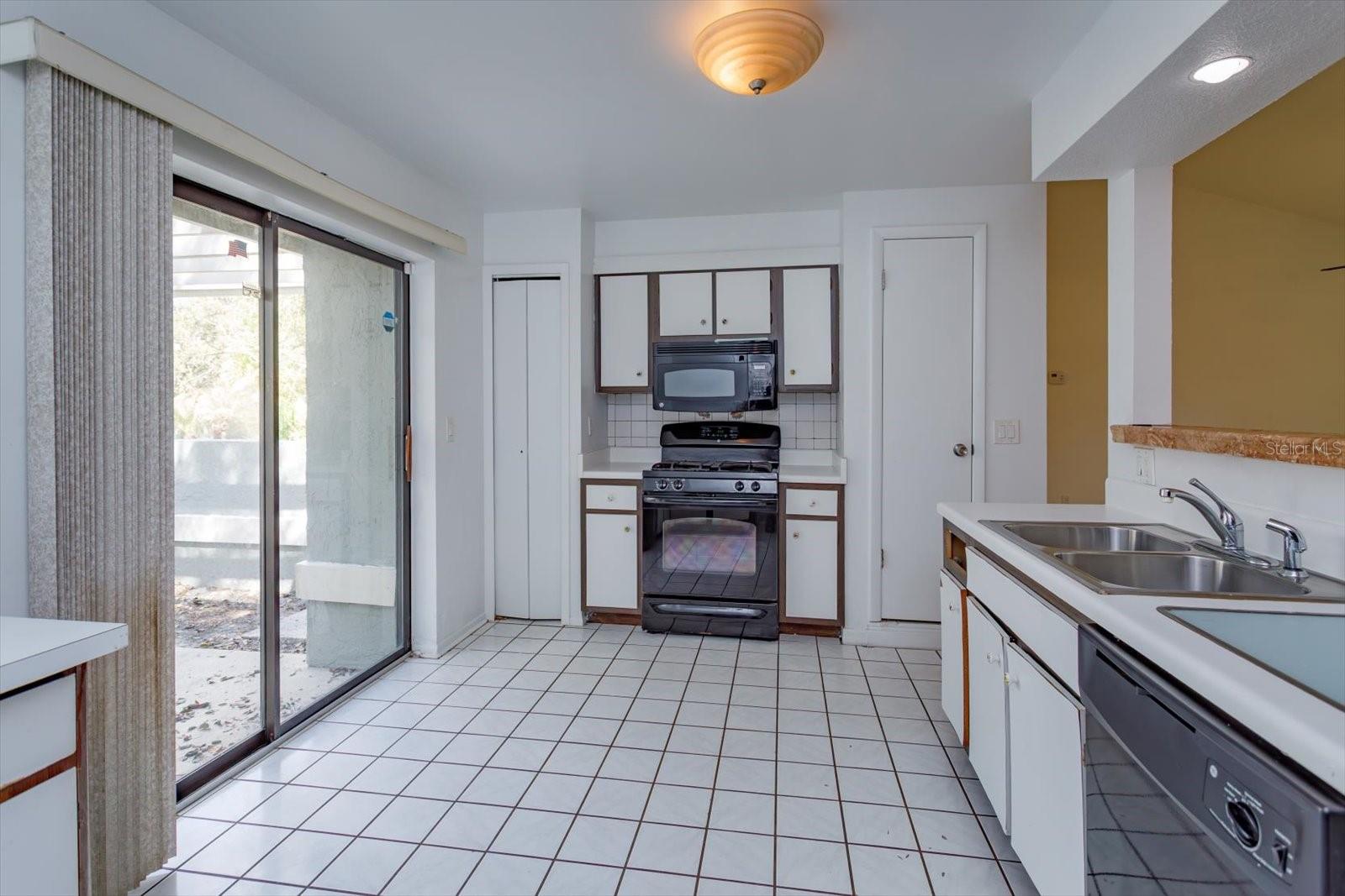 Image 12 of 29 For 762 Sheoah Boulevard