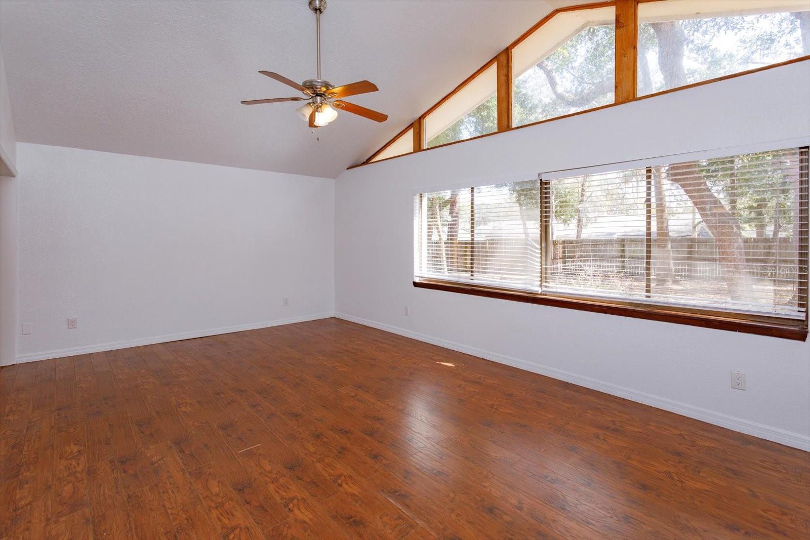 Image 15 of 29 For 762 Sheoah Boulevard