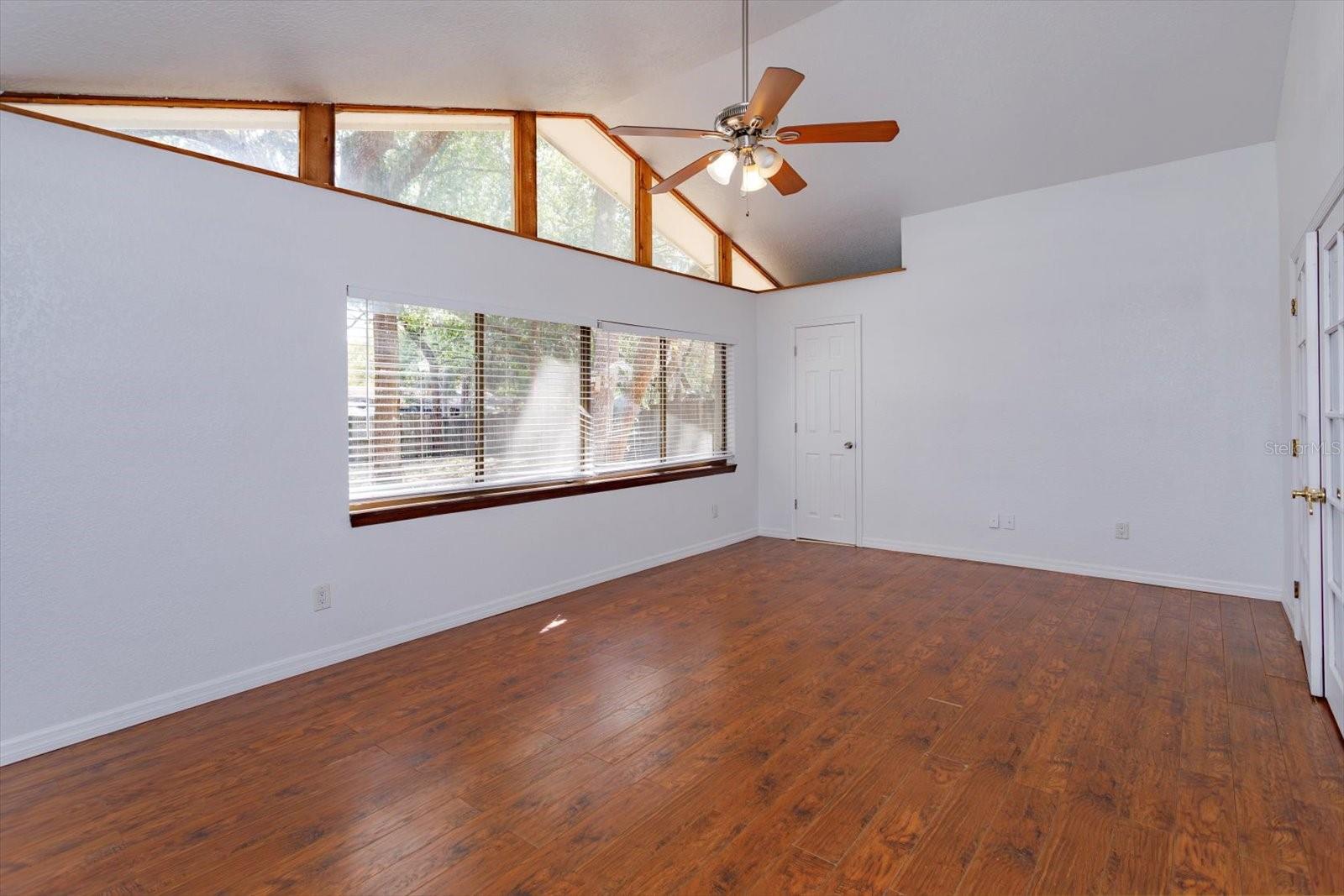 Image 17 of 29 For 762 Sheoah Boulevard