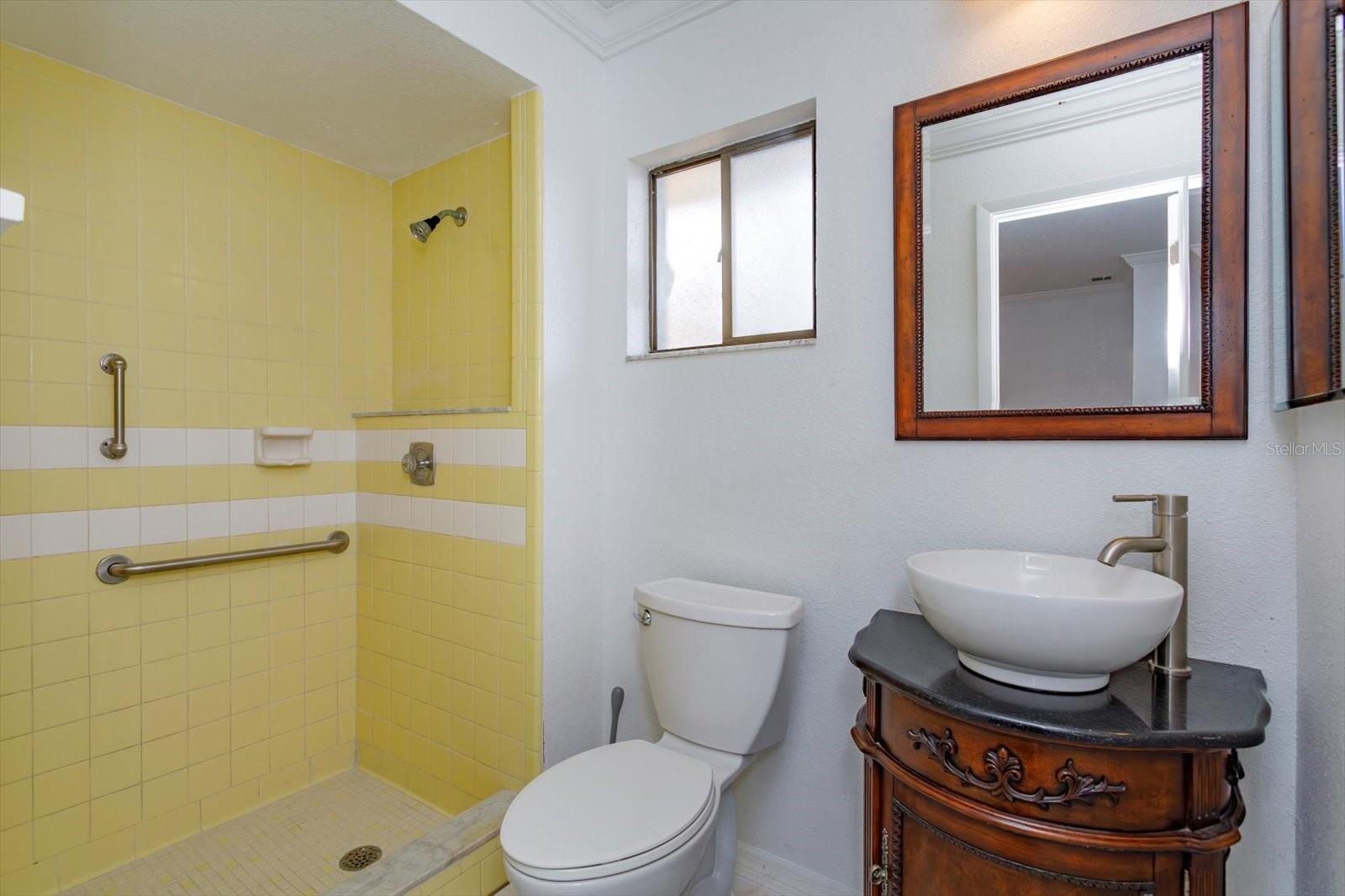 Image 18 of 29 For 762 Sheoah Boulevard