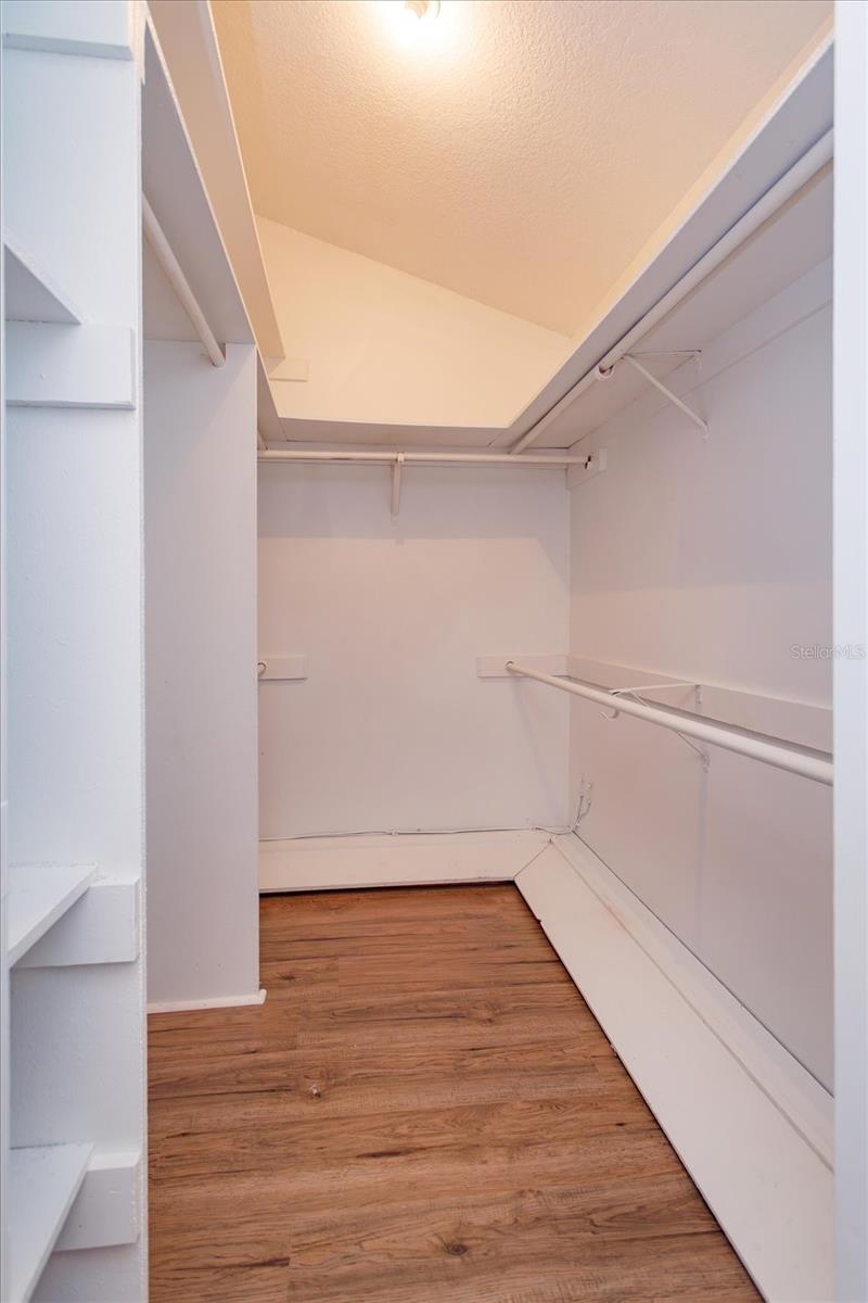 Image 19 of 29 For 762 Sheoah Boulevard