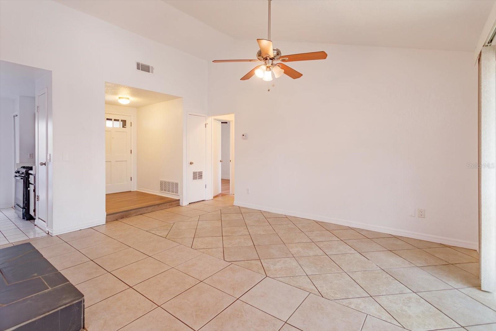 Image 8 of 29 For 762 Sheoah Boulevard