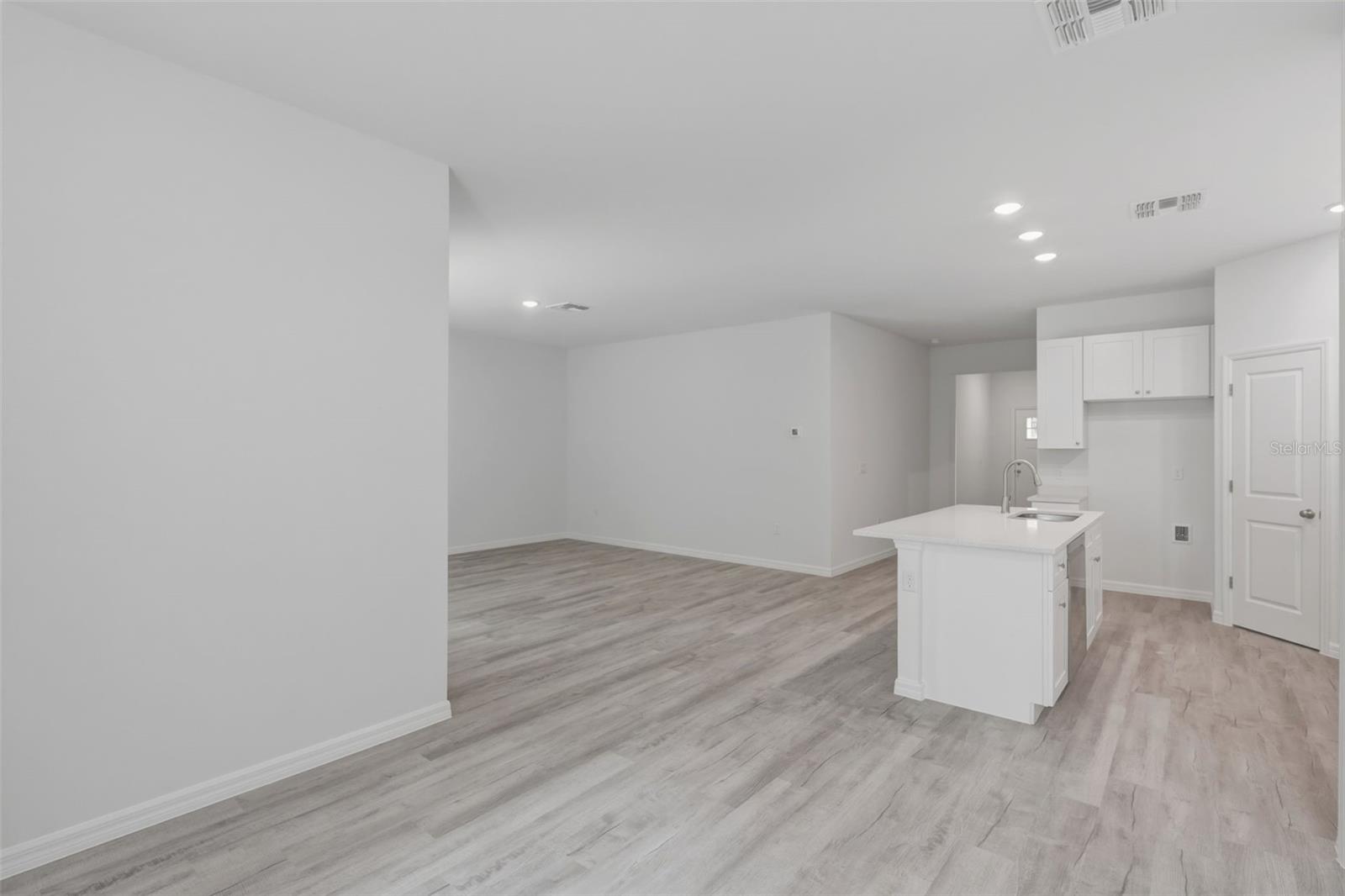 Image 16 of 35 For 24534 Paul Street