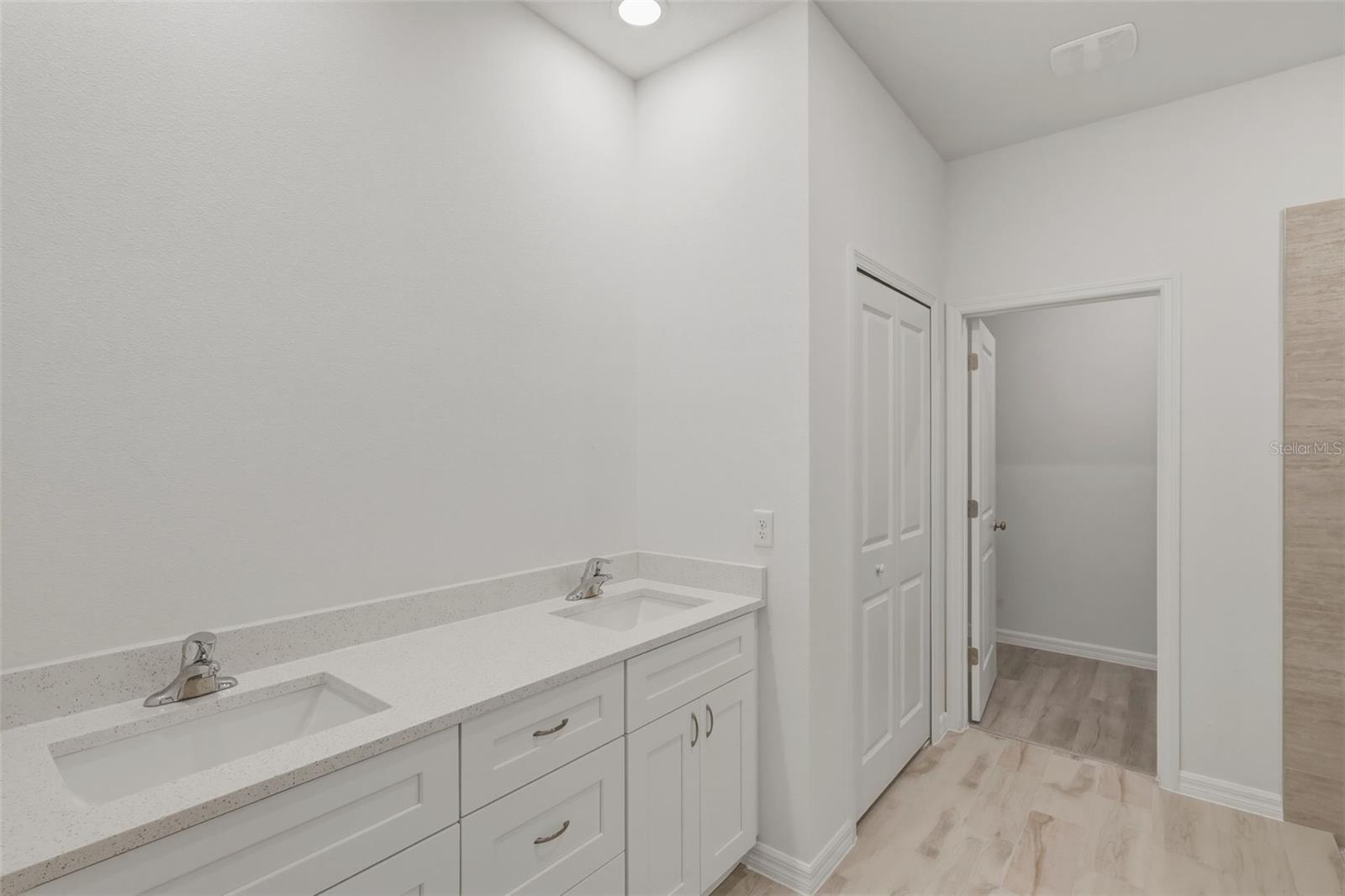 Image 20 of 35 For 24534 Paul Street