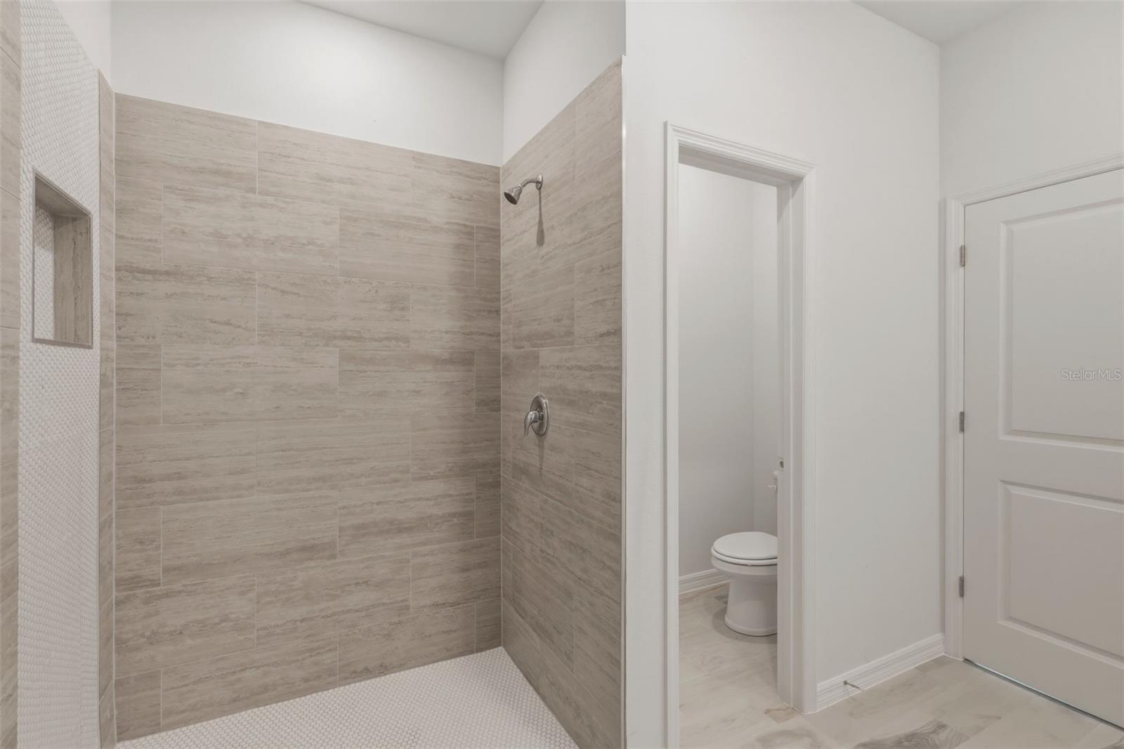 Image 21 of 35 For 24534 Paul Street