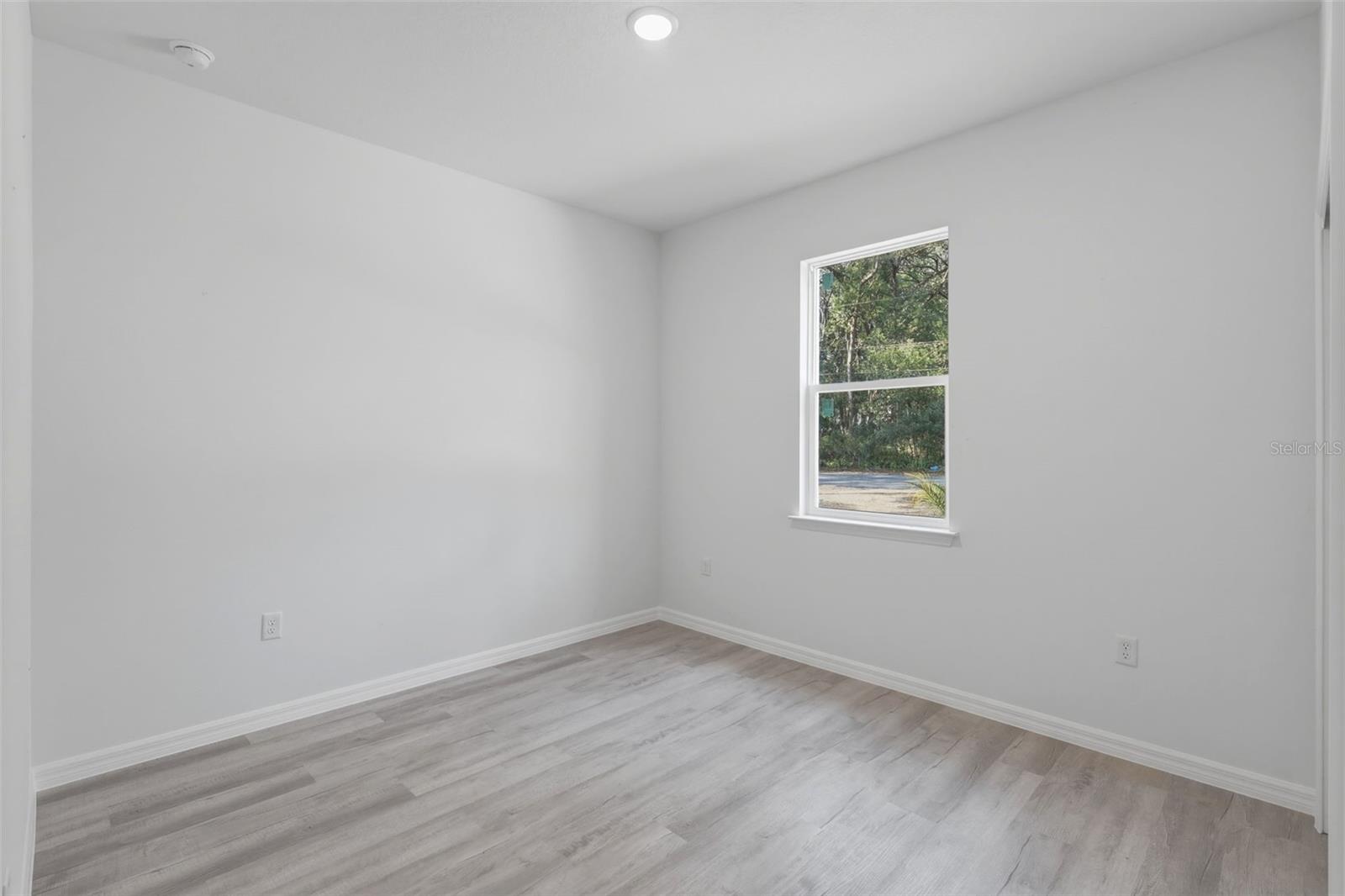 Image 25 of 35 For 24534 Paul Street