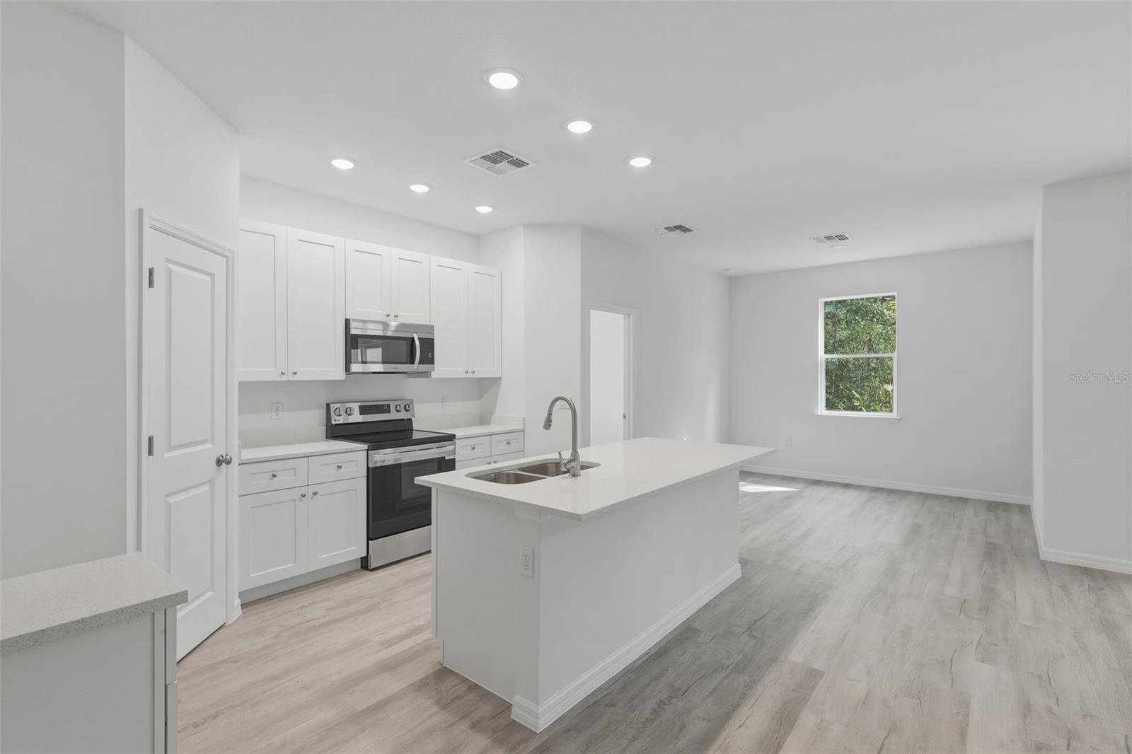 Image 5 of 35 For 24534 Paul Street