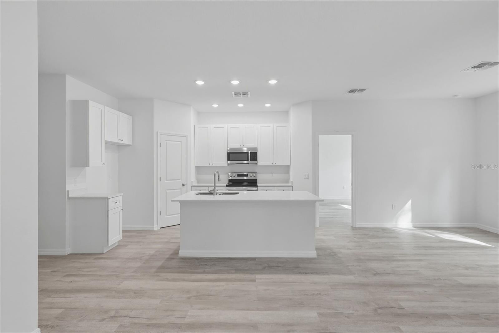 Image 6 of 35 For 24534 Paul Street