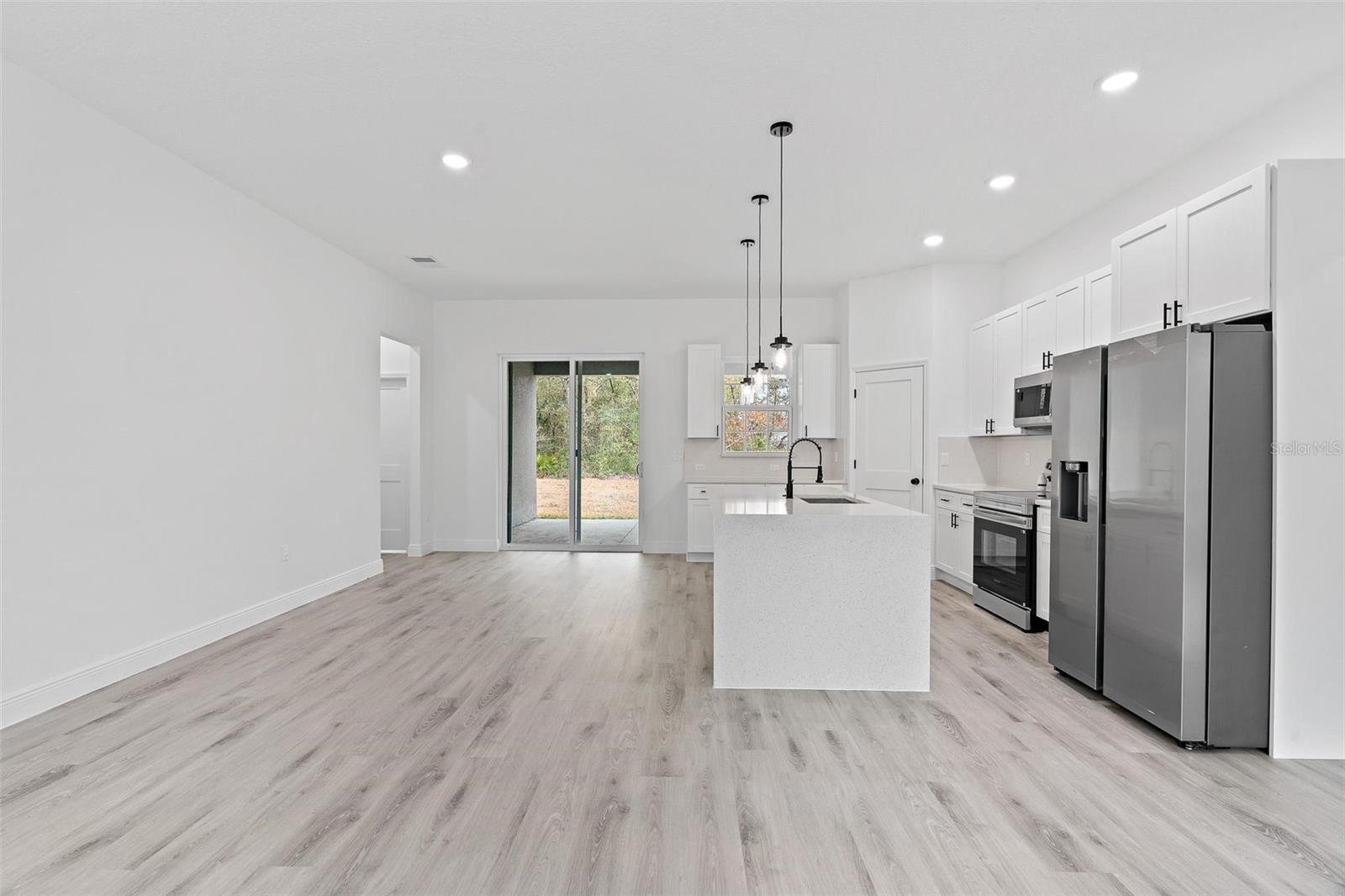 Image 23 of 34 For 16831 39th Circle