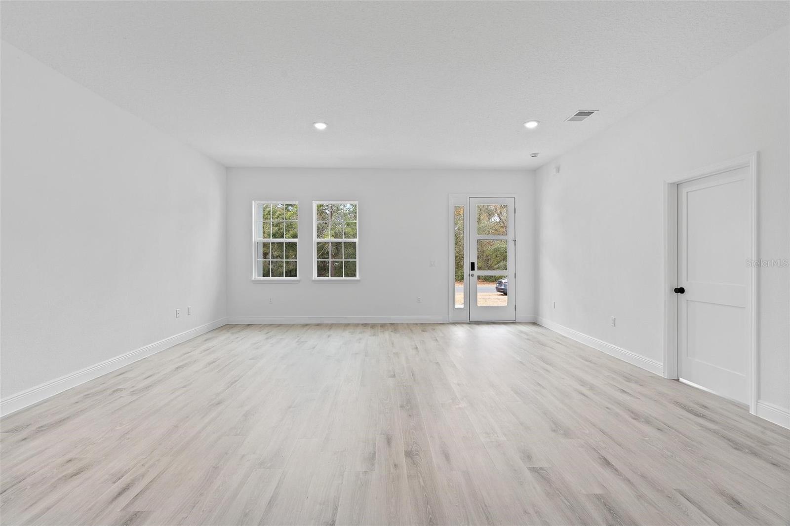 Image 25 of 34 For 16831 39th Circle