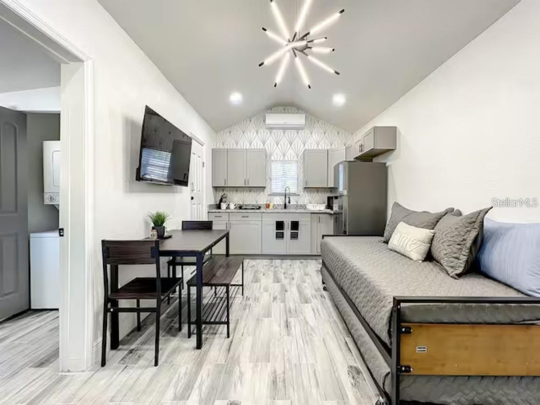 Image 29 of 68 For 2008 Page Avenue