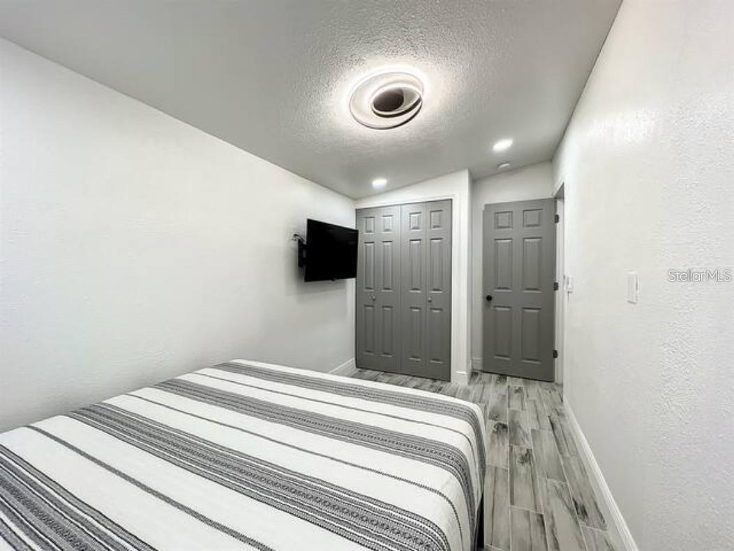 Image 32 of 68 For 2008 Page Avenue