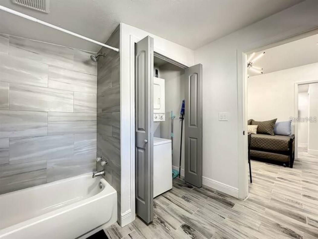 Image 33 of 68 For 2008 Page Avenue