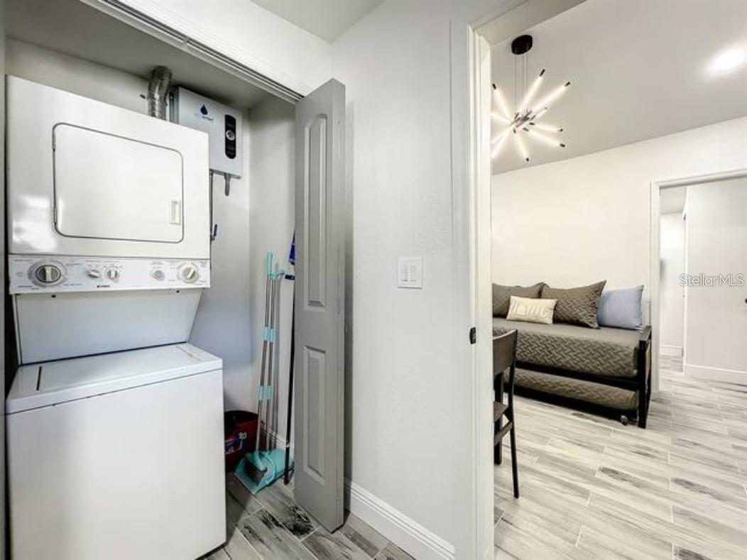 Image 36 of 68 For 2008 Page Avenue