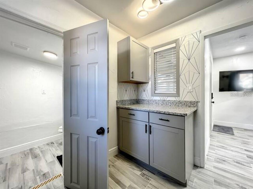 Image 52 of 68 For 2008 Page Avenue