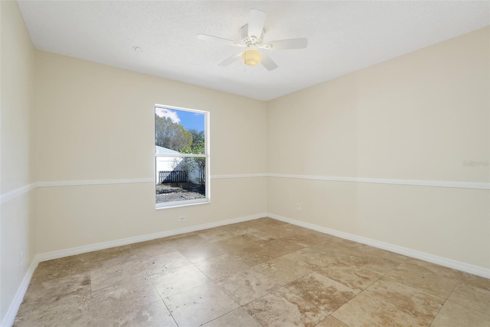 Image 17 of 43 For 617 Parakeet Court