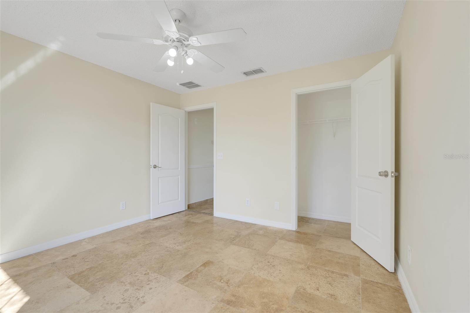 Image 21 of 43 For 617 Parakeet Court