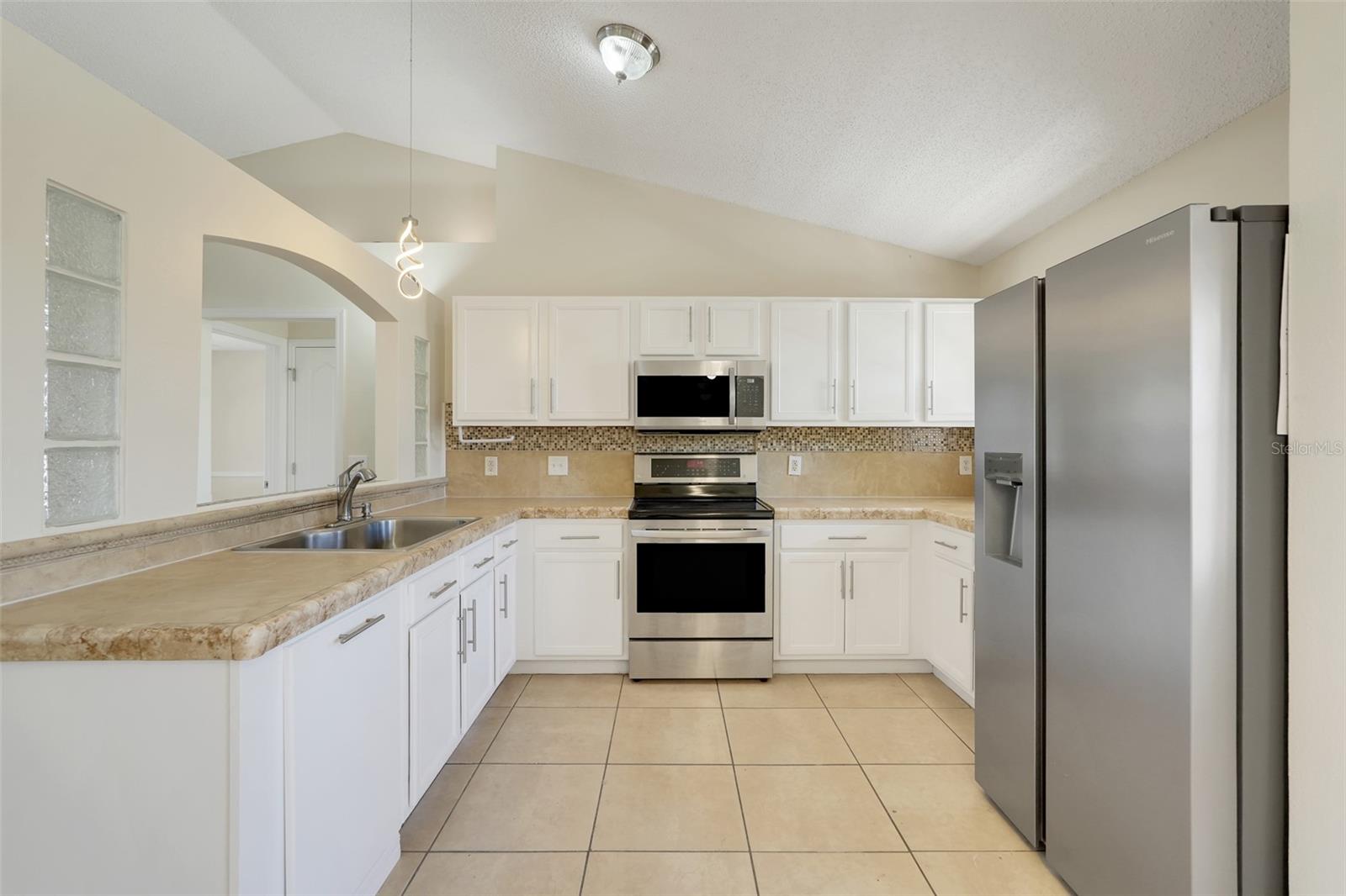 Image 7 of 43 For 617 Parakeet Court