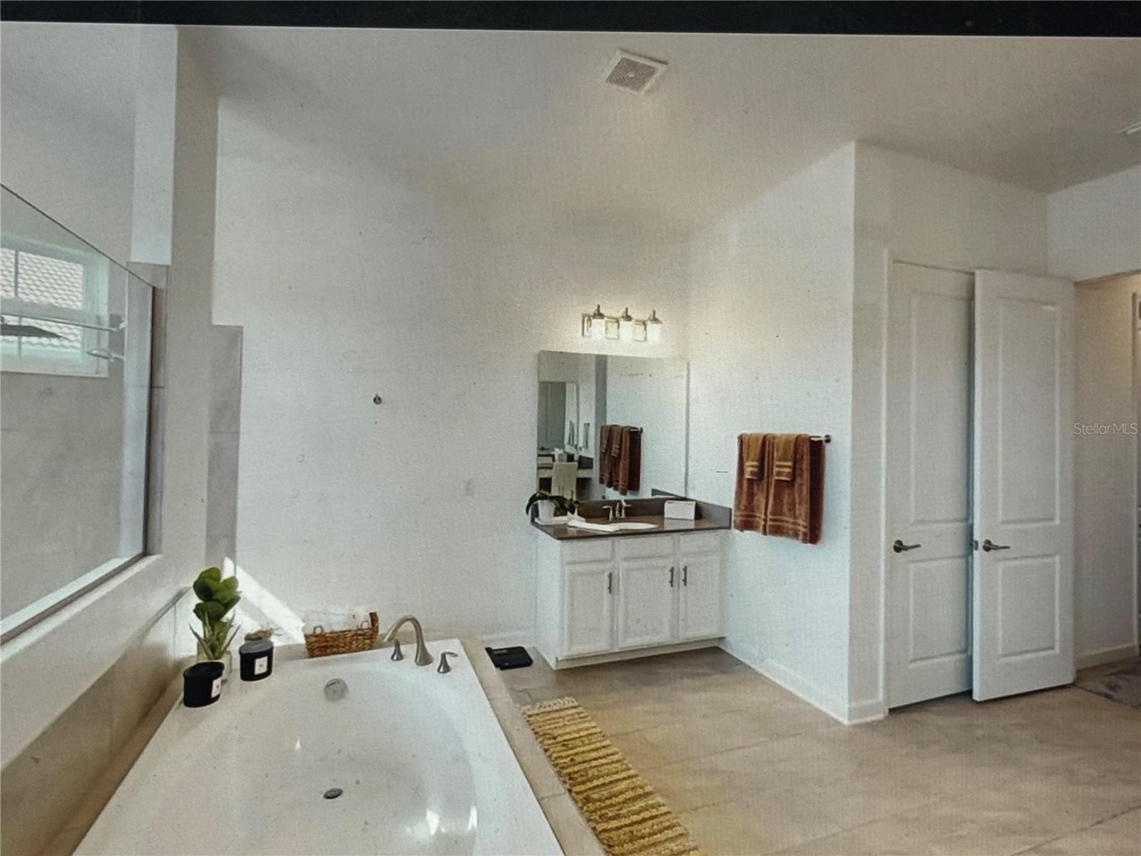 Image 16 of 20 For 8851 Fallen Oak Drive