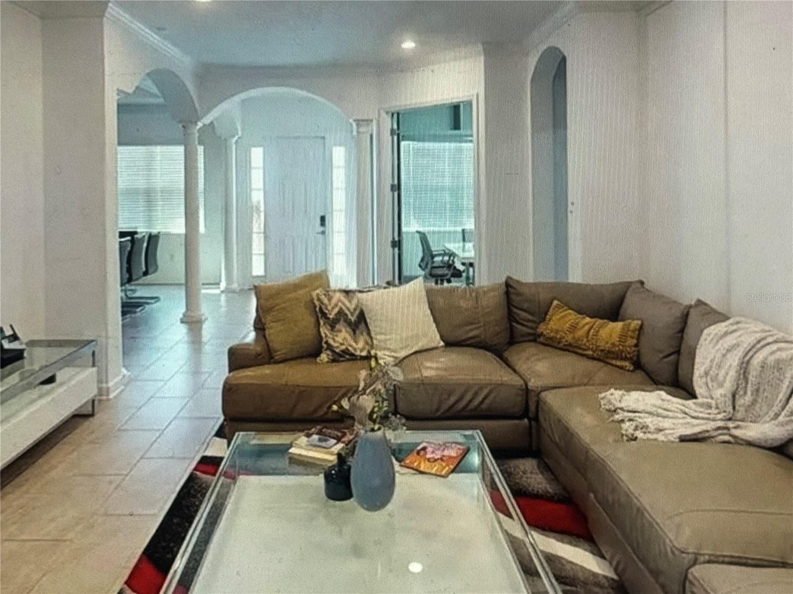 Image 3 of 20 For 8851 Fallen Oak Drive