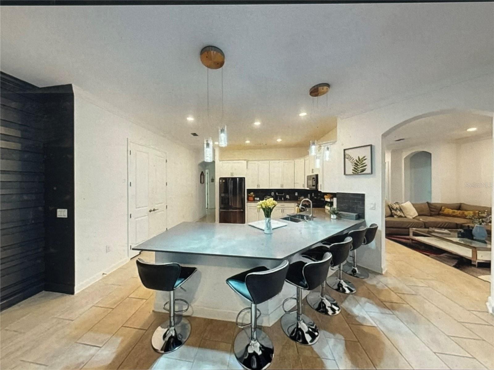 Image 4 of 20 For 8851 Fallen Oak Drive