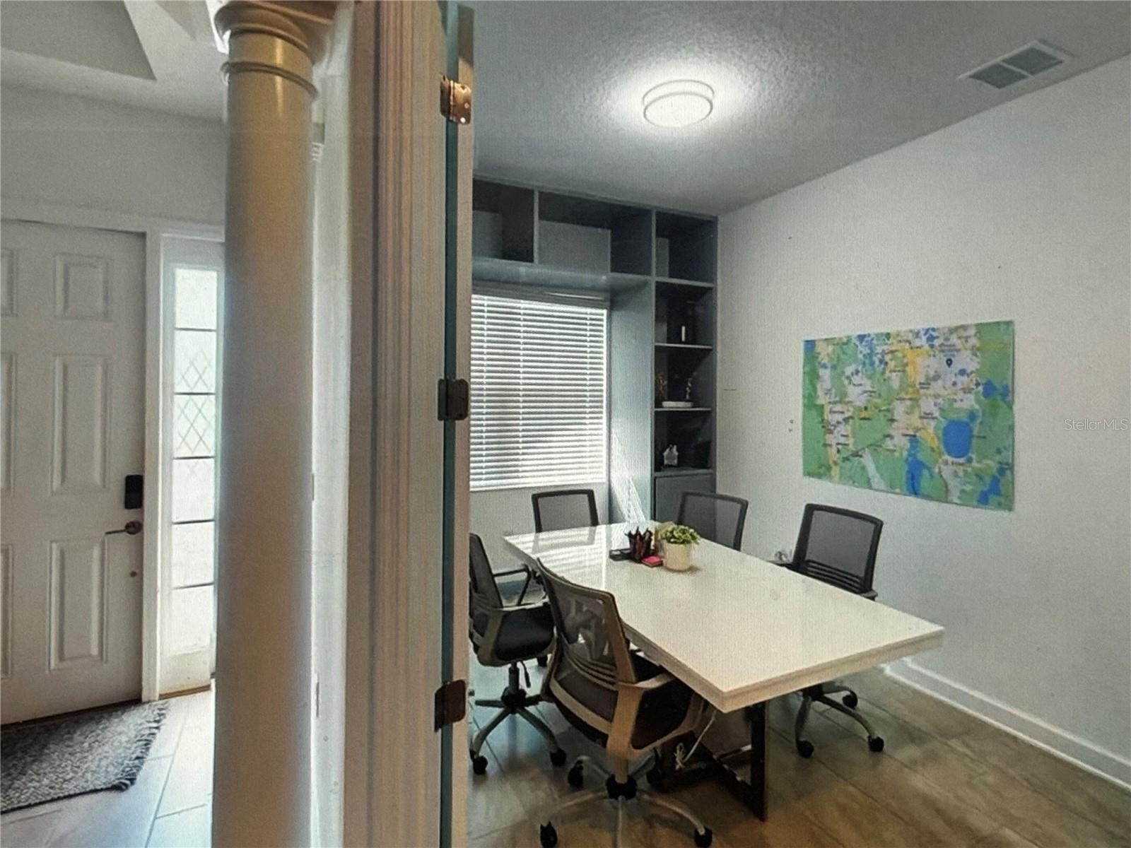 Image 6 of 20 For 8851 Fallen Oak Drive