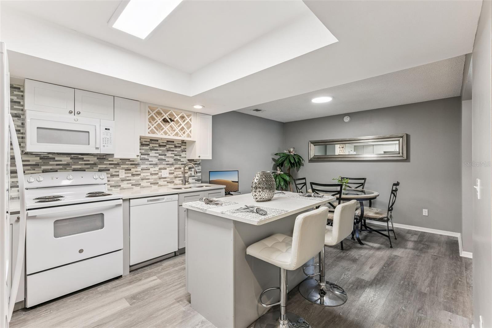 Image 7 of 19 For 4474 Goldenrain Court