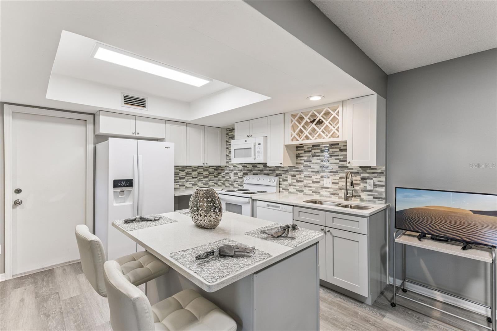 Image 8 of 19 For 4474 Goldenrain Court