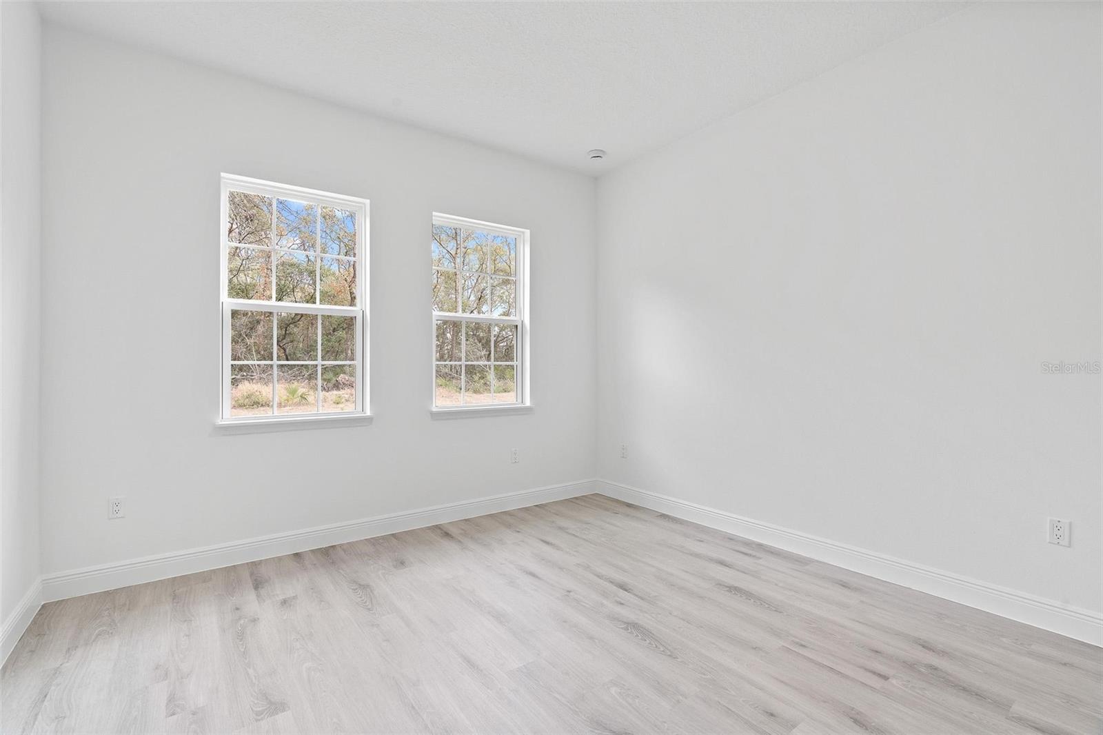 Image 17 of 35 For 16825 39th Circle