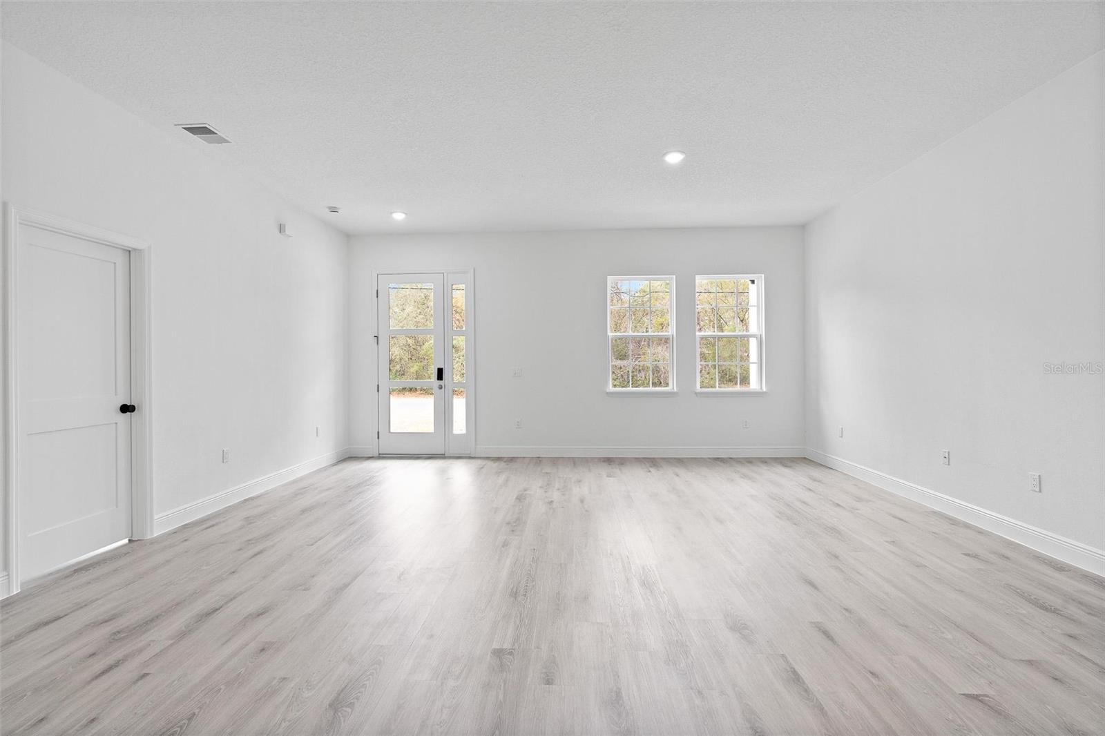 Image 28 of 35 For 16825 39th Circle