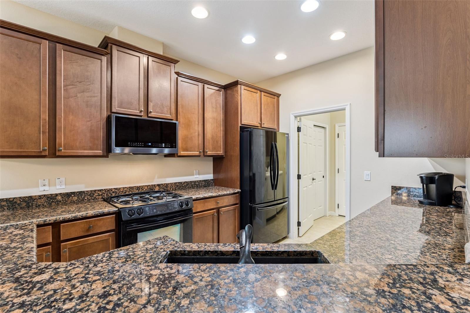 Image 11 of 48 For 1375 Hazeldene Manor