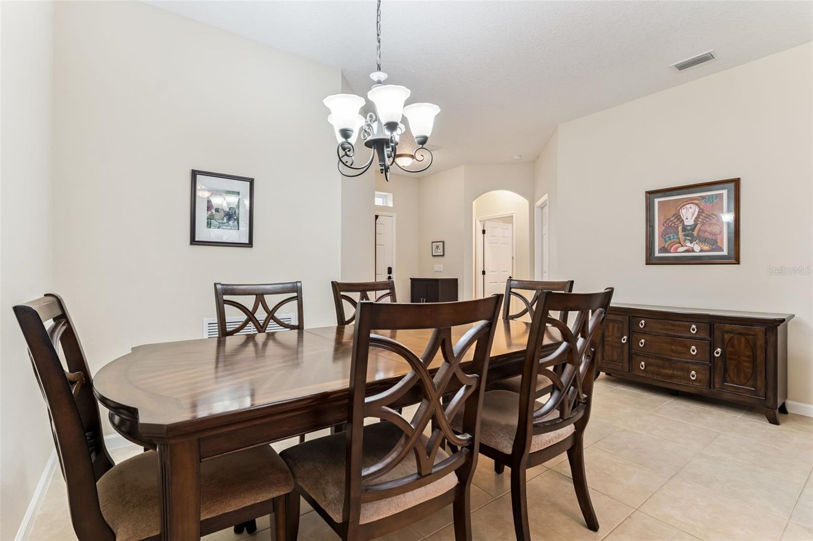 Image 4 of 48 For 1375 Hazeldene Manor