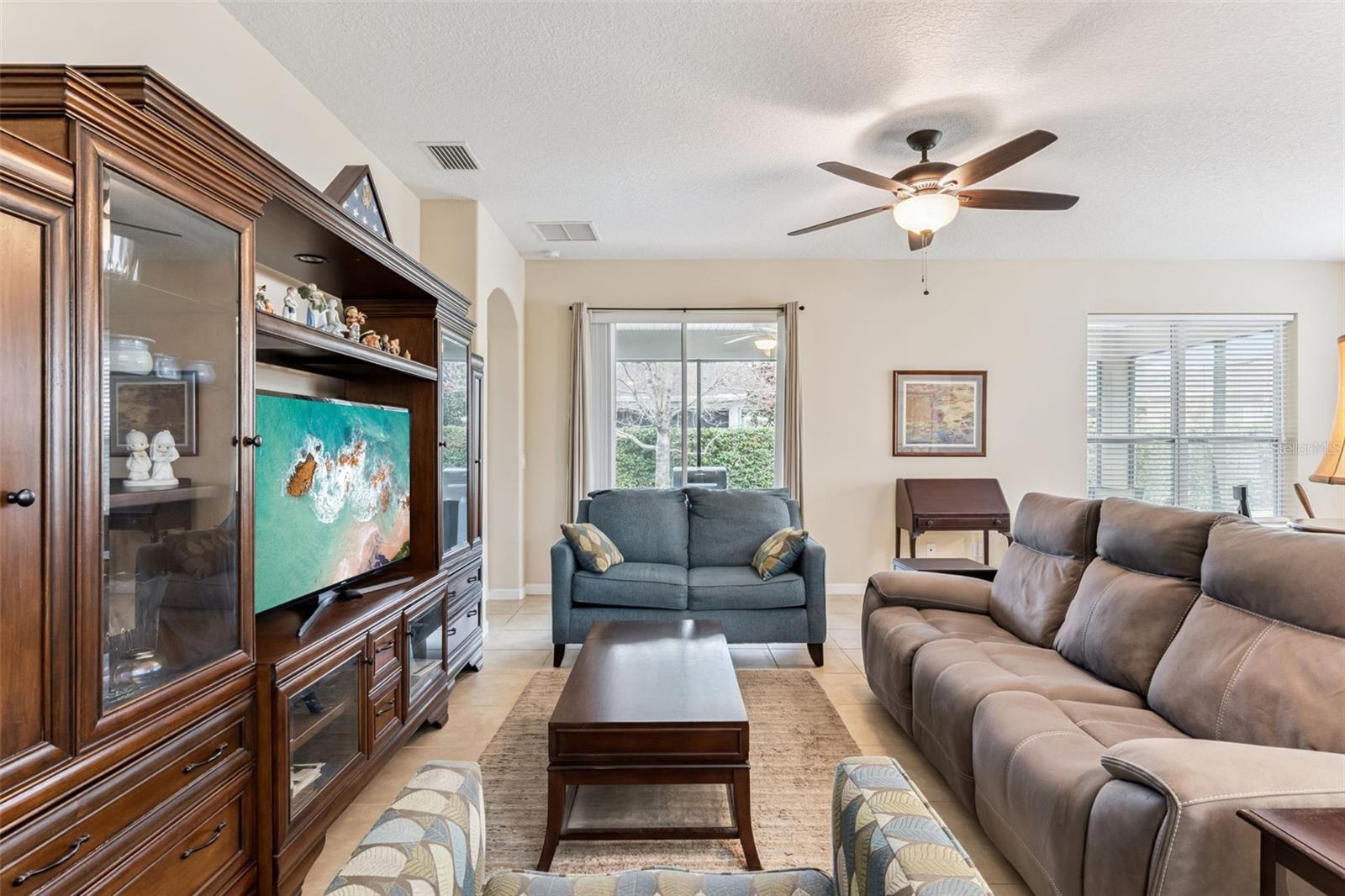 Image 5 of 48 For 1375 Hazeldene Manor