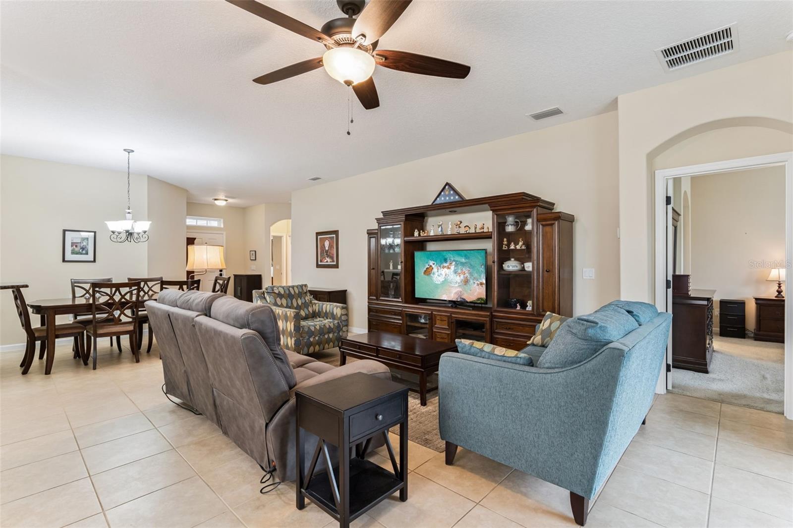 Image 6 of 48 For 1375 Hazeldene Manor