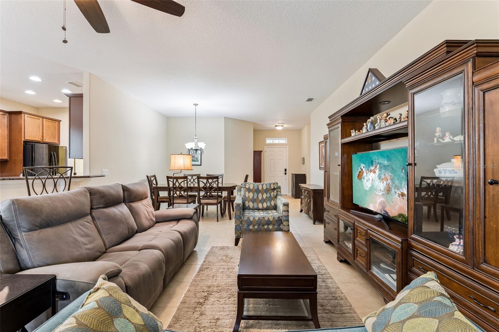 Image 7 of 48 For 1375 Hazeldene Manor