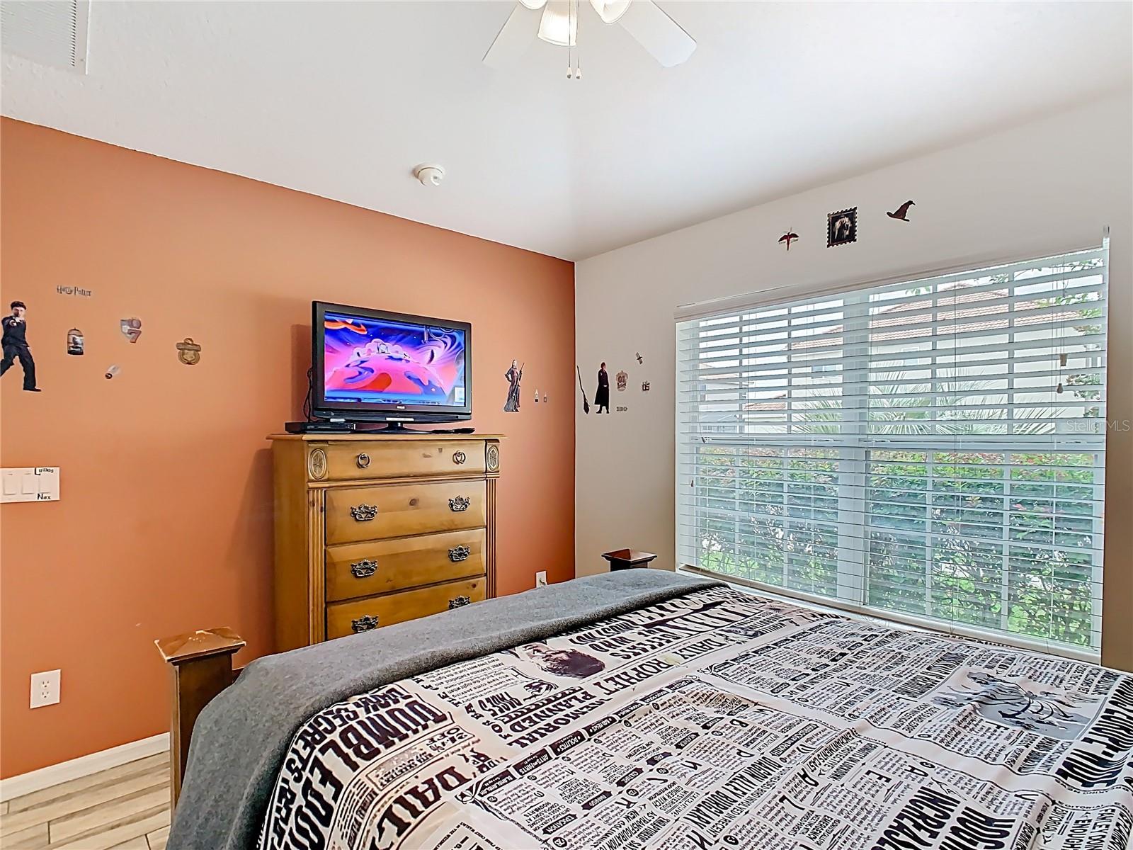 Image 12 of 39 For 512 Viola Dr