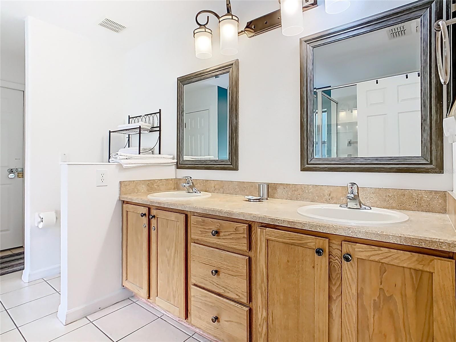 Image 25 of 39 For 512 Viola Dr