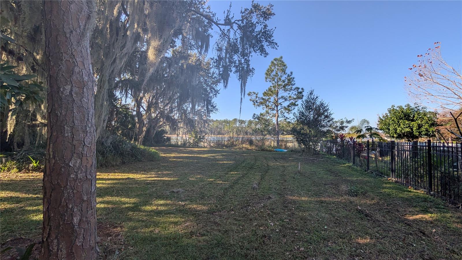 Image 4 of 10 For 9444 Lake Hickory Nut Drive