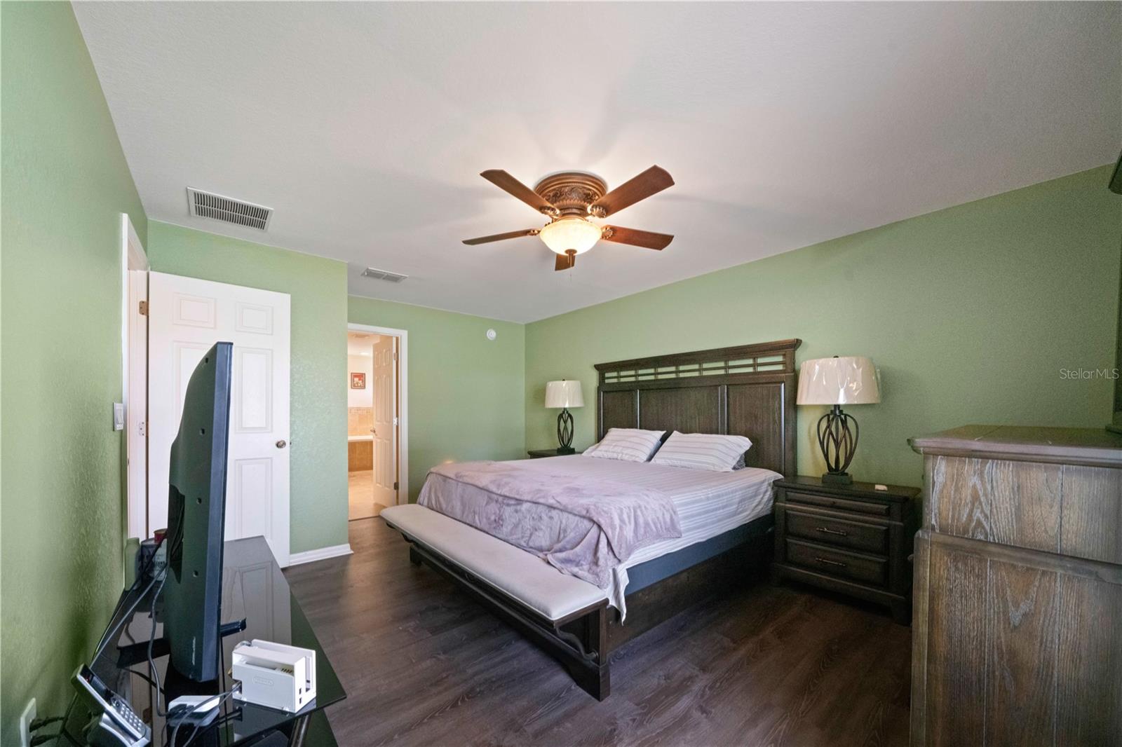 Image 14 of 29 For 6518 Crescent Loop