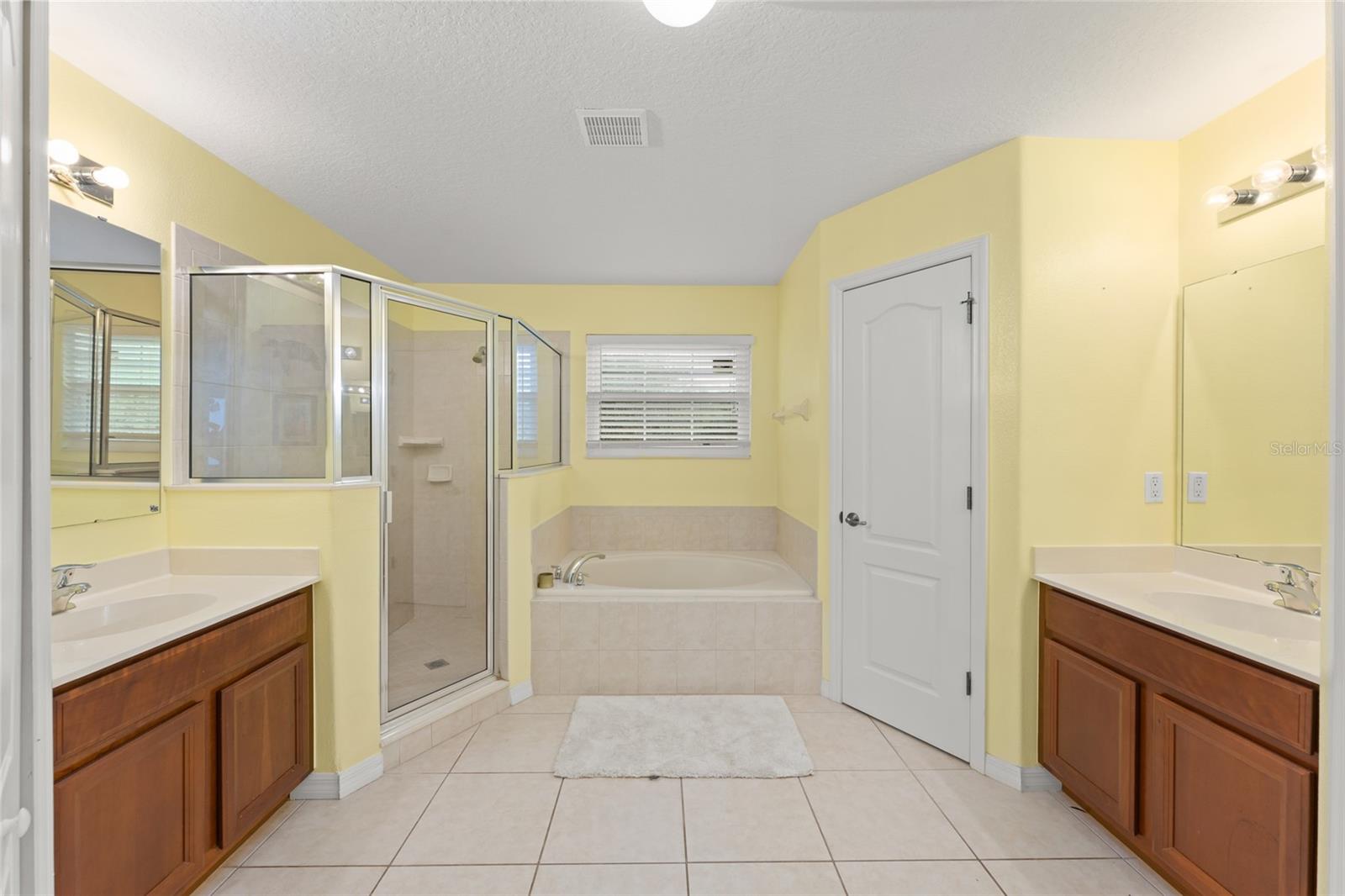 Image 31 of 55 For 11445 Great Commission Way