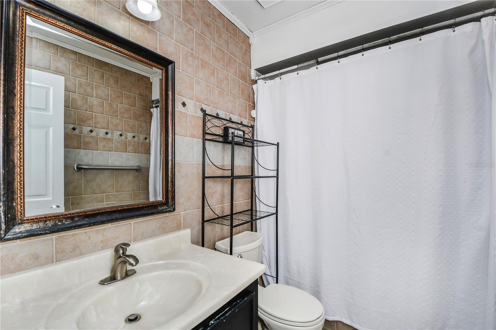 Image 18 of 30 For 362 Iowa Woods Circle W